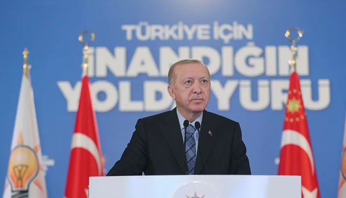 Erdoğan: CHP siyasi parti kimliğini giderek kaybediyor