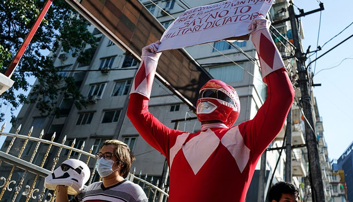 Japonya ve ABD, Myanmar'da askeri darbeyi protesto eden göstericilere şiddeti kınadı