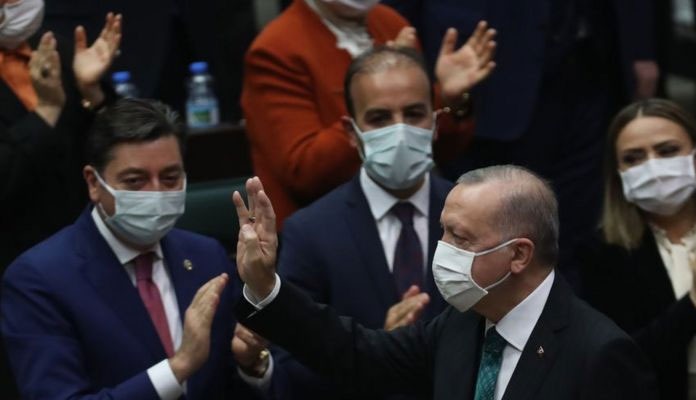 Yeni anayasa tartışmaları: AKP'nin yol haritasında ne var?