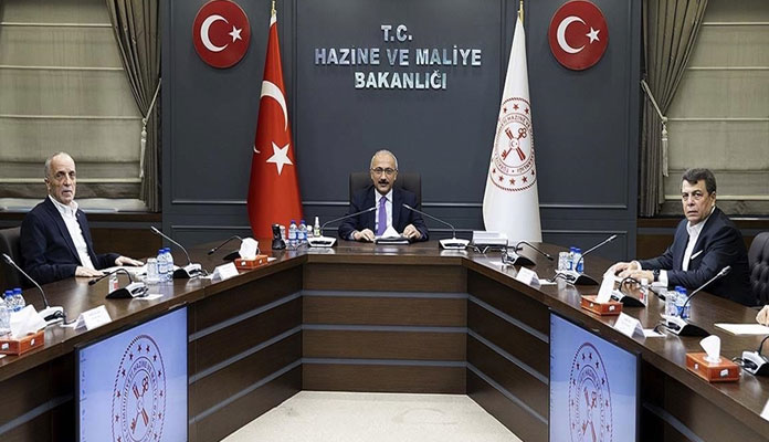 Bakan Elvan: Üretimimiz emekçilerimizin özverisi sayesinde hızını kaybetmedi