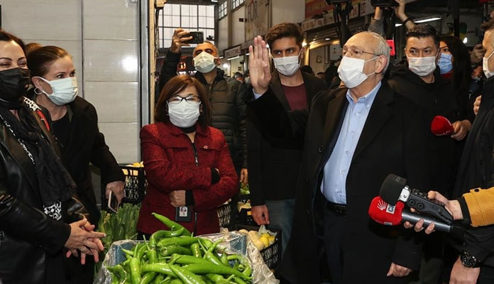 CHP Genel Başkanı Kılıçdaroğlu, İzmir'de hal esnafını ziyaret etti