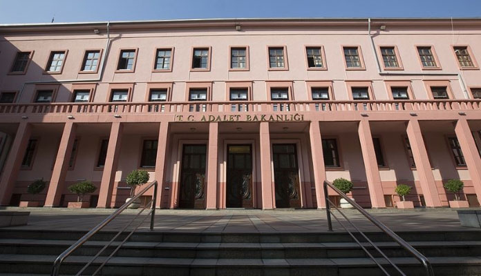 Adalet Bakanlığının 1442 yeni personel alımı ilanı Resmi Gazete'de yayımlandı