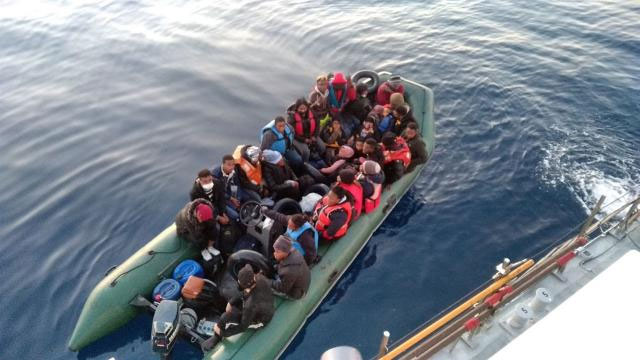Tunus açıklarında 114 düzensiz göçmen yakalandı
