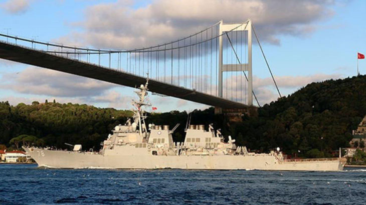 Rusya'ya ait savaş gemileri sabahın erken saatlerinde İstanbul Boğaz'ından geçiş yaptı