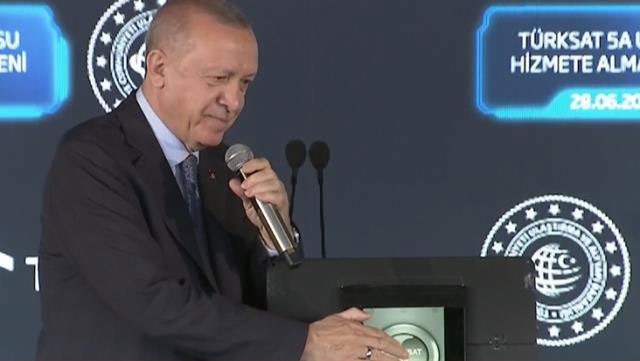 Cumhurbaşkanı Erdoğan'ın butona basmasıyla Türksat 5A uydusu göreve başladı