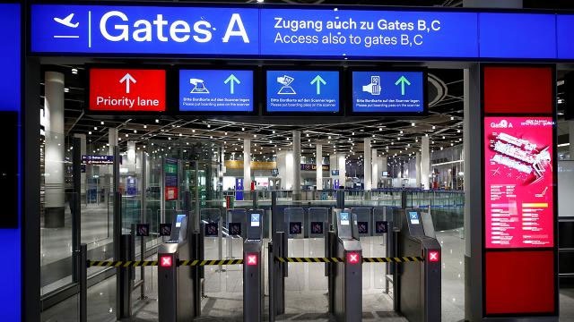 Düsseldorf Havalimanı'nda bıçaklı saldırı