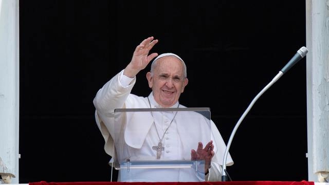 Ameliyat olan Papa Franciscus bir hafta hastanede kalacak