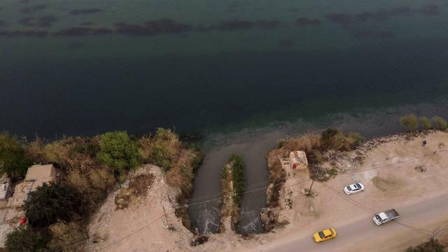 Los Angeles plajları kapandı
