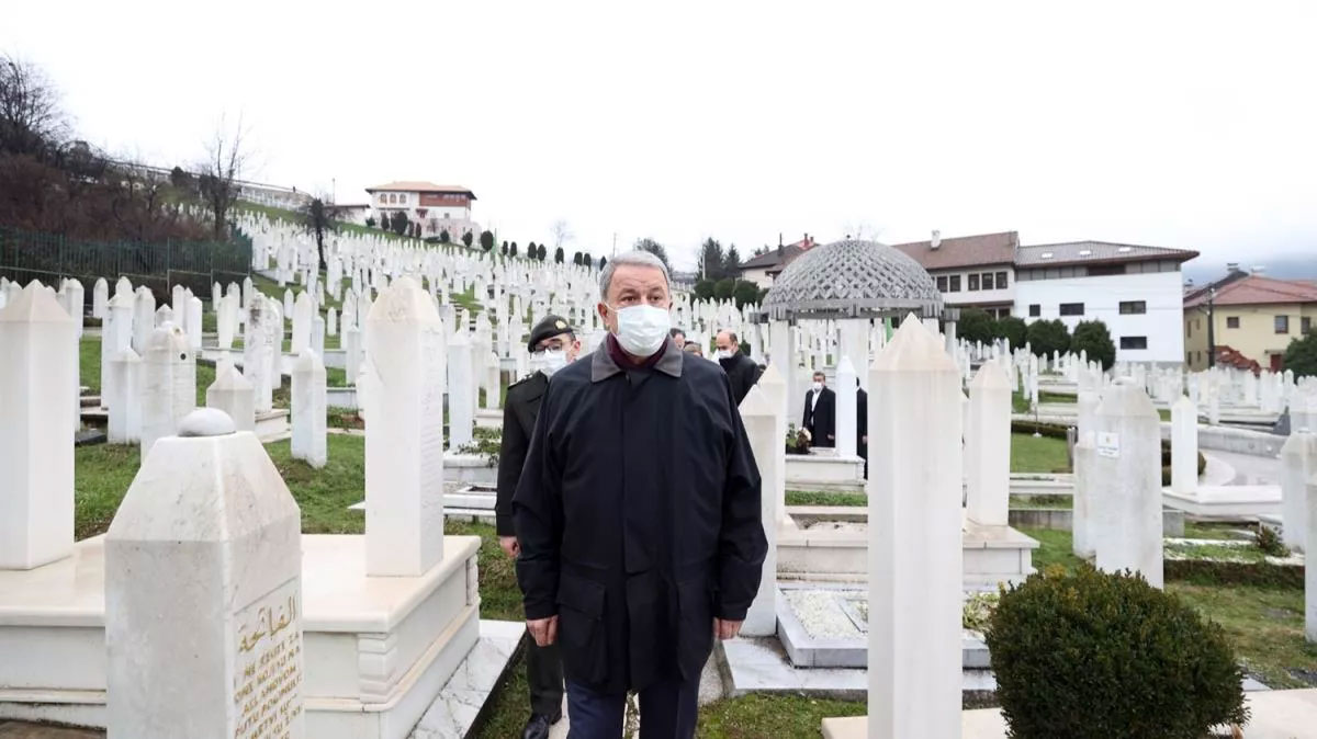 Bakan Akar, Bosna Hersek Savunma Bakanı Sifet Podzic ile görüştü