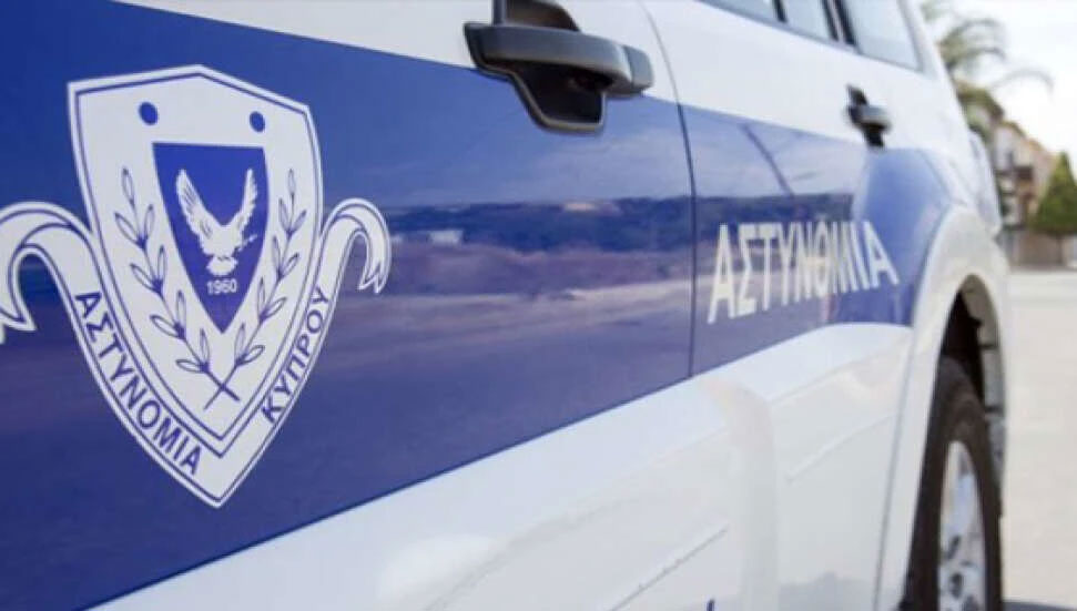 Rum polisi, Rus Büyükelçiliğinde güvenlik önlemlerini artırıyor