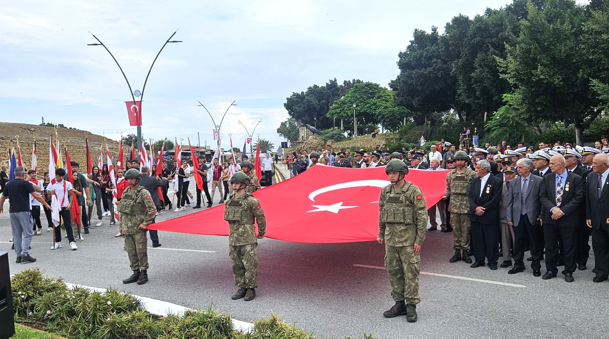 Cumhuriyet Bayramı ilçelerde törenlerle kutlandı