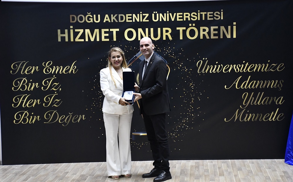 DAÜ’de, Hizmet Onur Töreni gerçekleştirildi