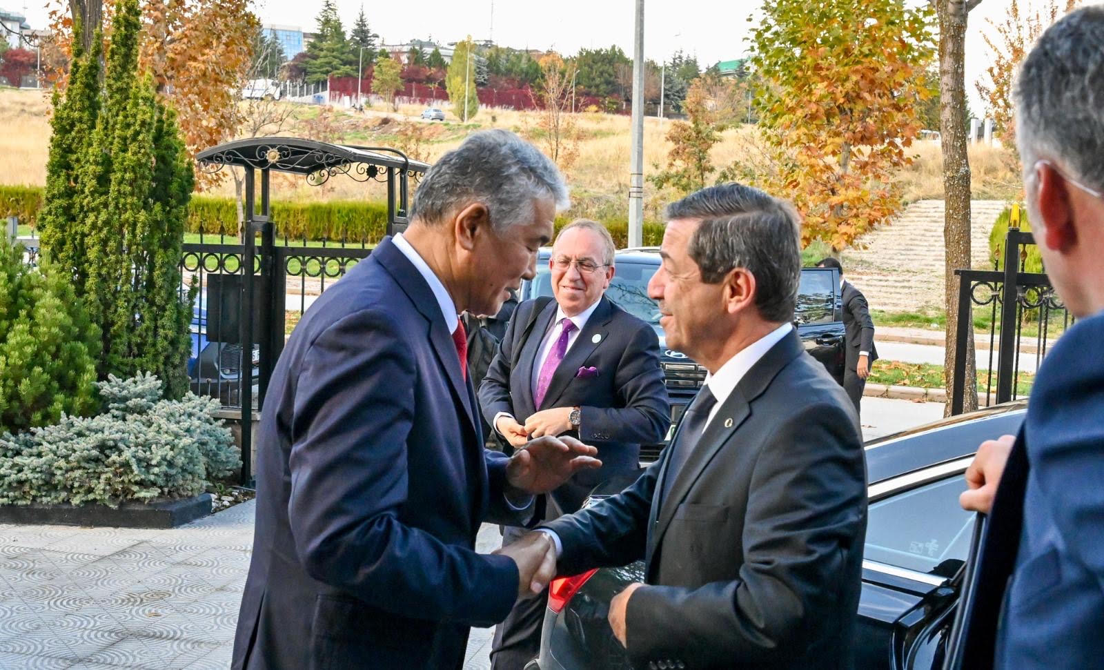 Dışişleri Bakanı Ertuğruloğlu, TÜRKSOY Genel Sekreteri ile görüştü
