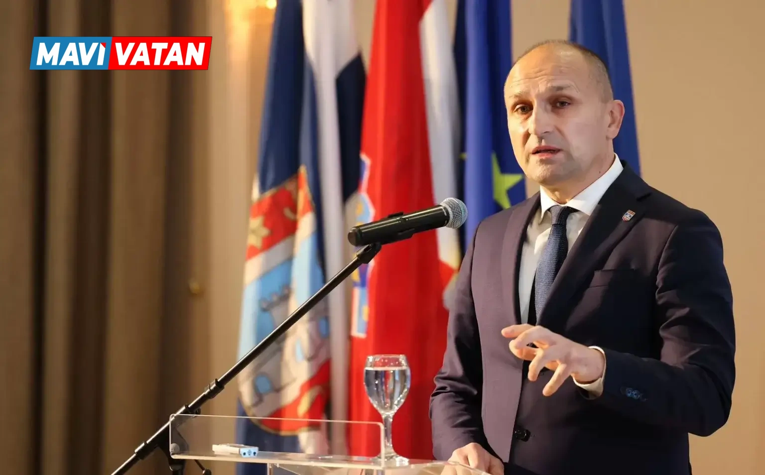 Hırvatistan Savunma Bakanı Anusic, Sırbistan'ın saldırı sistemleriyle silahlandığını söyledi