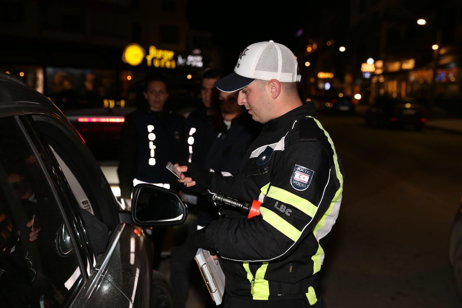 Polisten üç ilçede eş zamanlı asayiş ve trafik denetimi