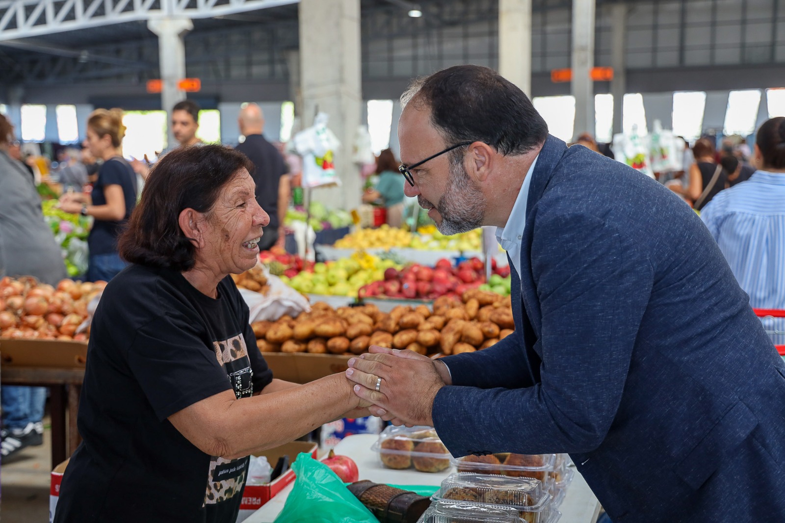 Sadıkoğlu İskele Pazar Yeri’ni ziyaret etti